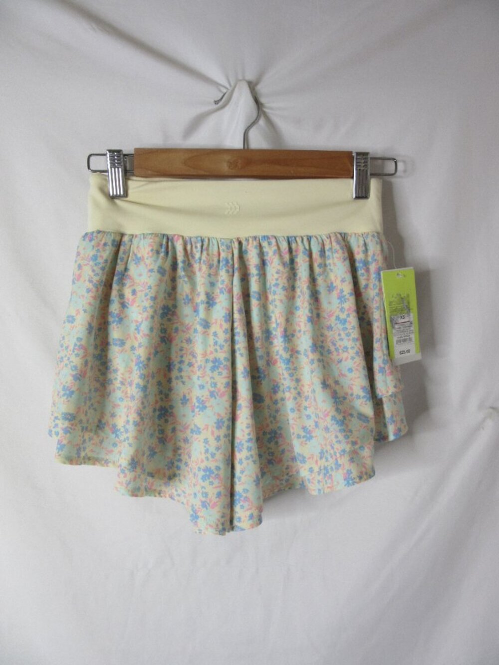All in Motion Shorts High Rise Butter Yellow Floral and Top 2 pc Size XS NWT - Picture 5 of 11